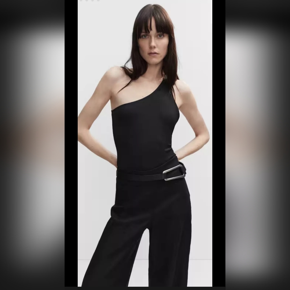 Mango SEALED! NWT! Assymmetrical Open Back Bodysuit #47088647 in Black. Sz Md.